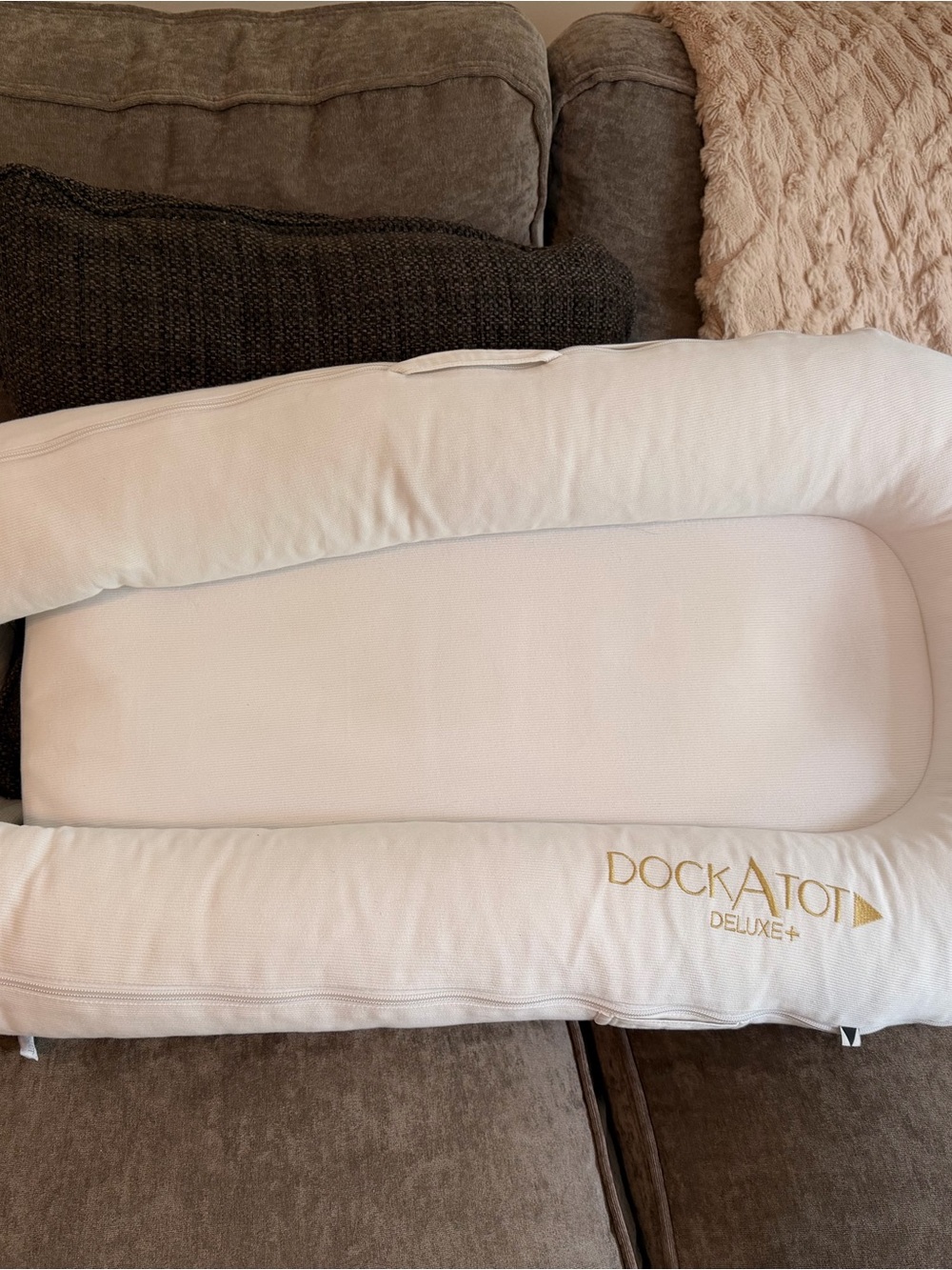 DockATot Deluxe+ in white